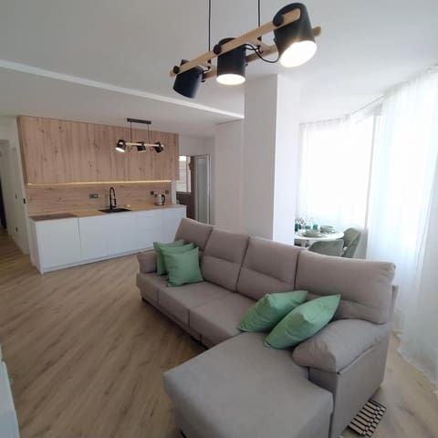 Piso de 2 habitaciones en Parque de las Naciones, Torrevieja en venta - 187.000 € (Ref: 9237535)