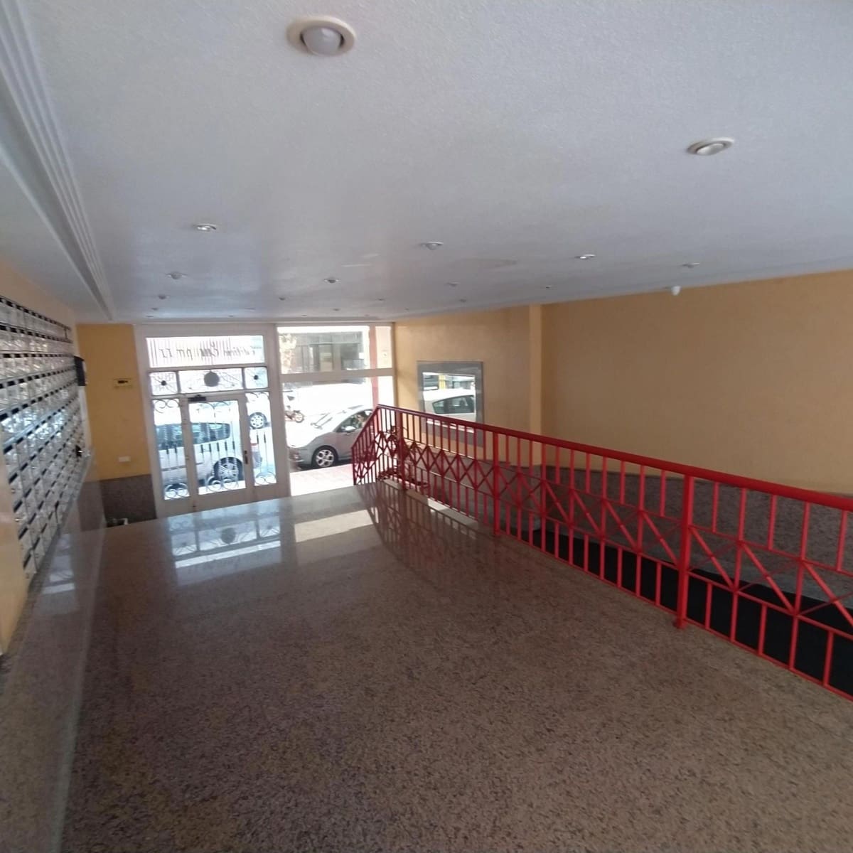 Piso de 2 habitaciones en Torrevieja en venta - 187.000 € (Ref: 9237535)