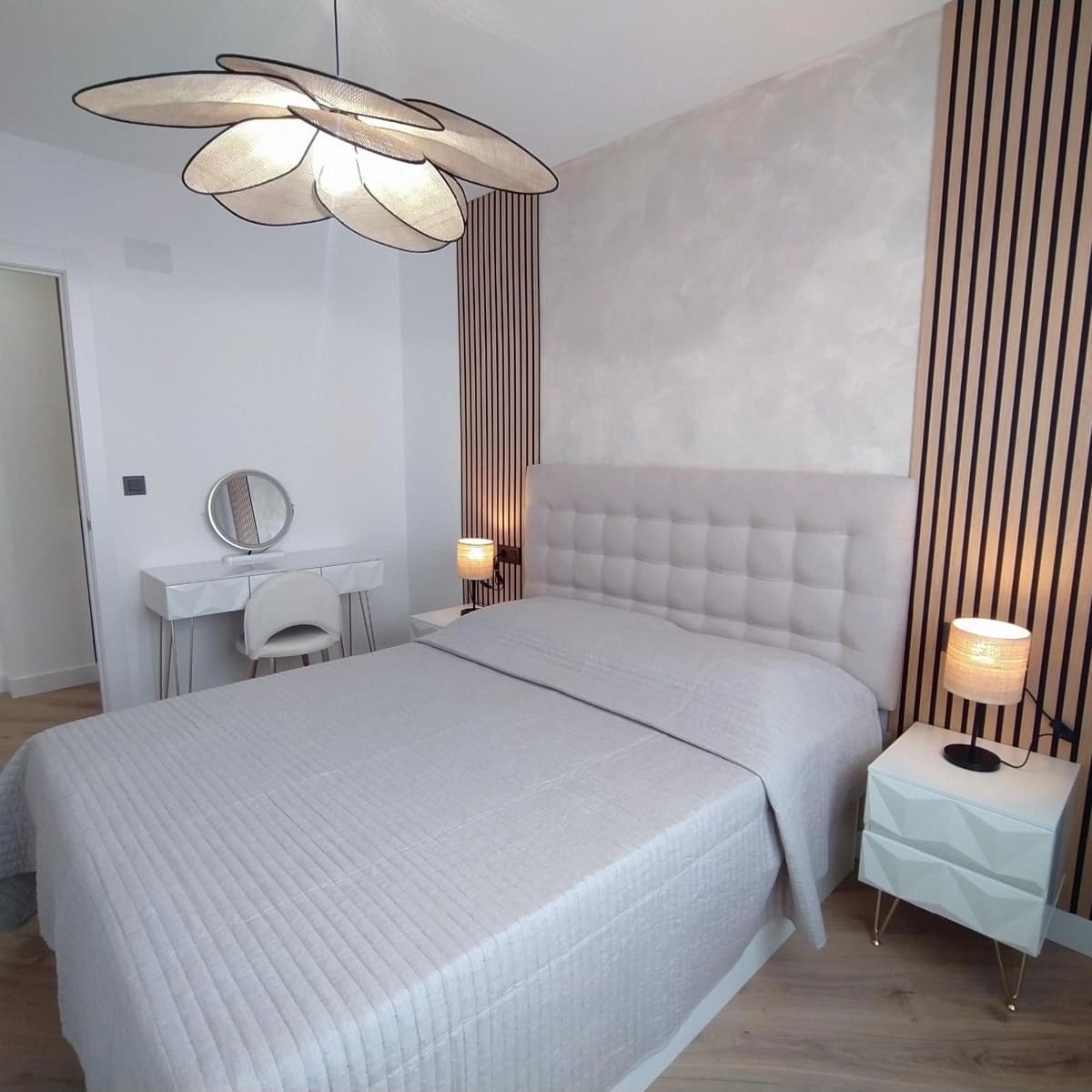 Piso de 2 habitaciones en Torrevieja en venta - 187.000 € (Ref: 9237535)