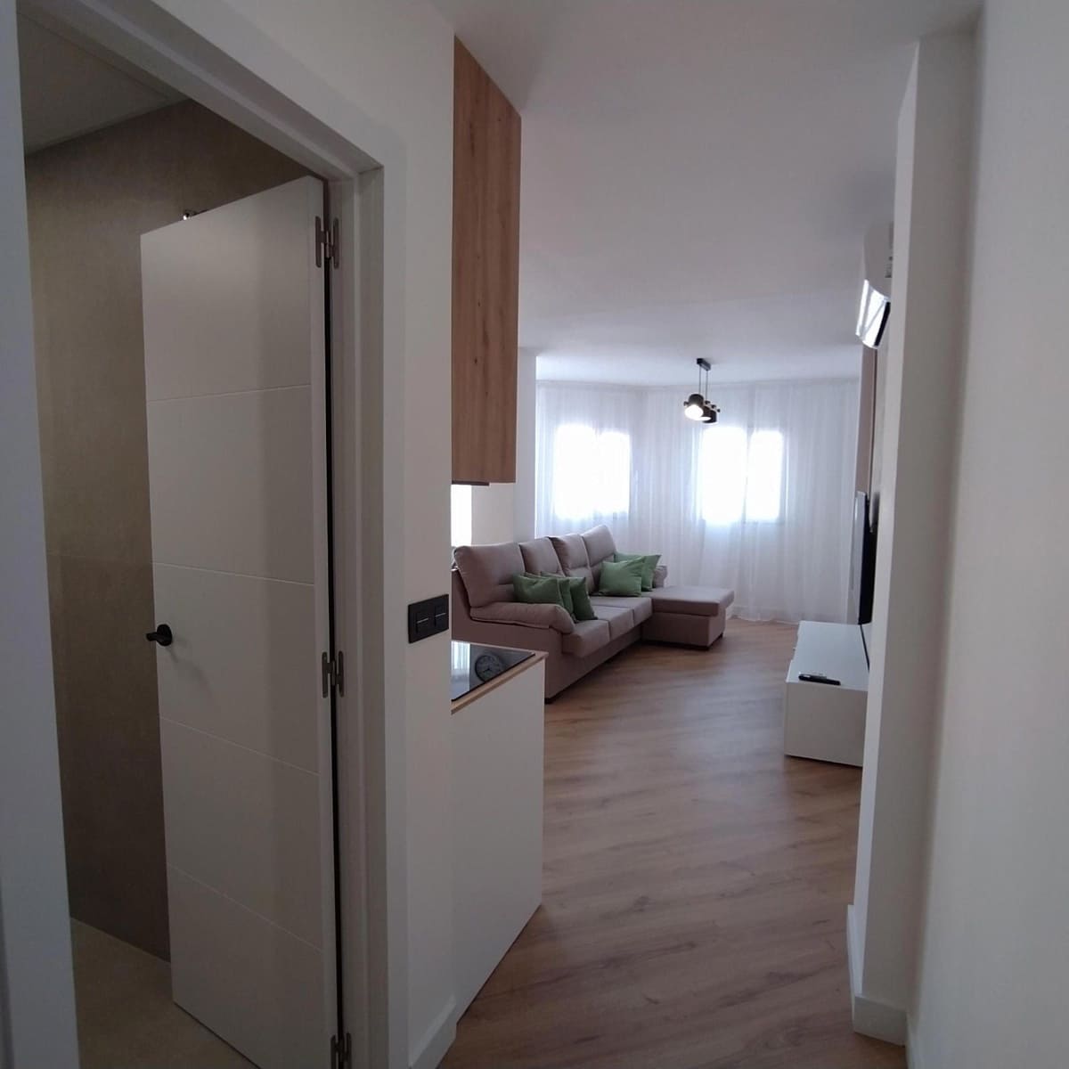 Piso de 2 habitaciones en Torrevieja en venta - 187.000 € (Ref: 9237535)