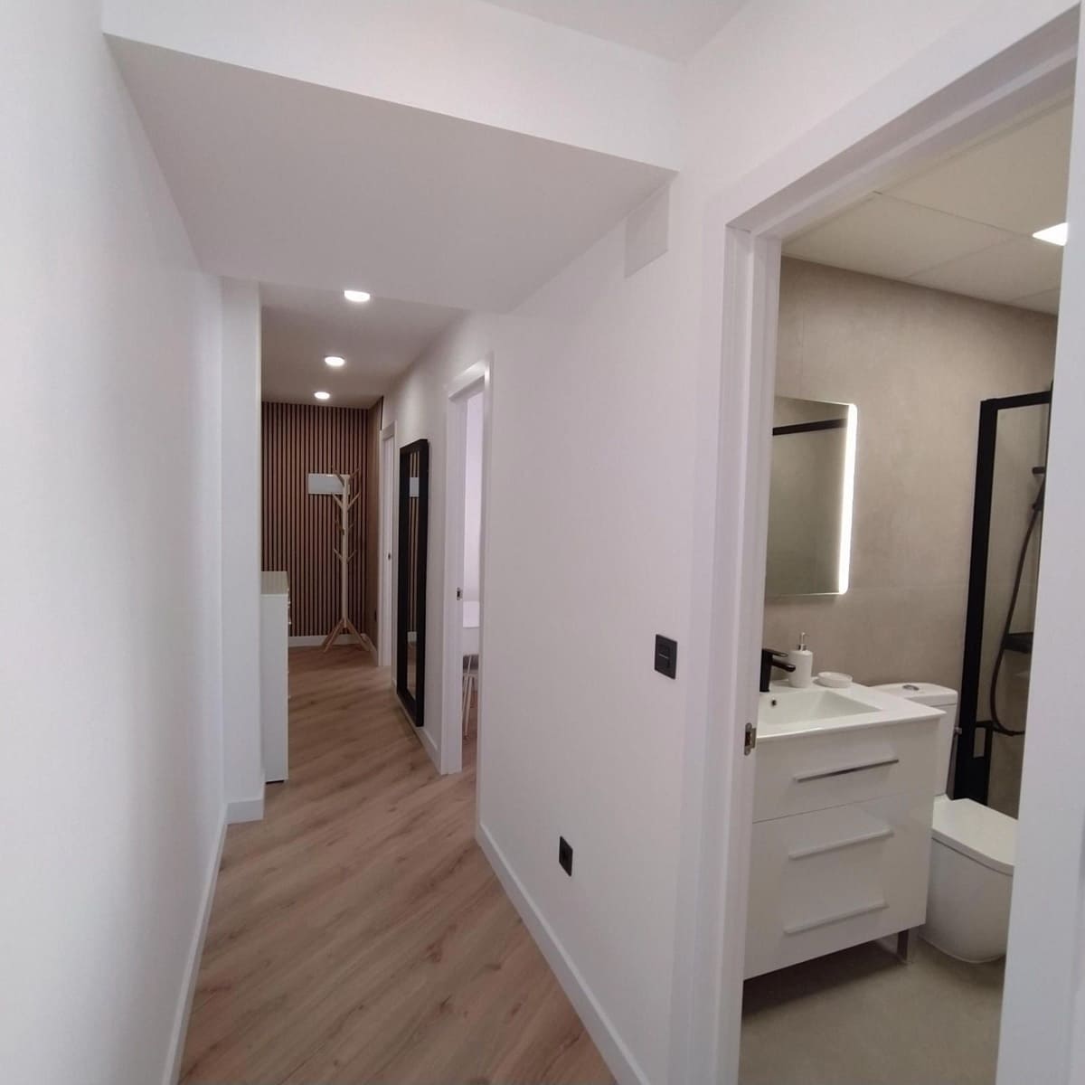 Piso de 2 habitaciones en Torrevieja en venta - 187.000 € (Ref: 9237535)