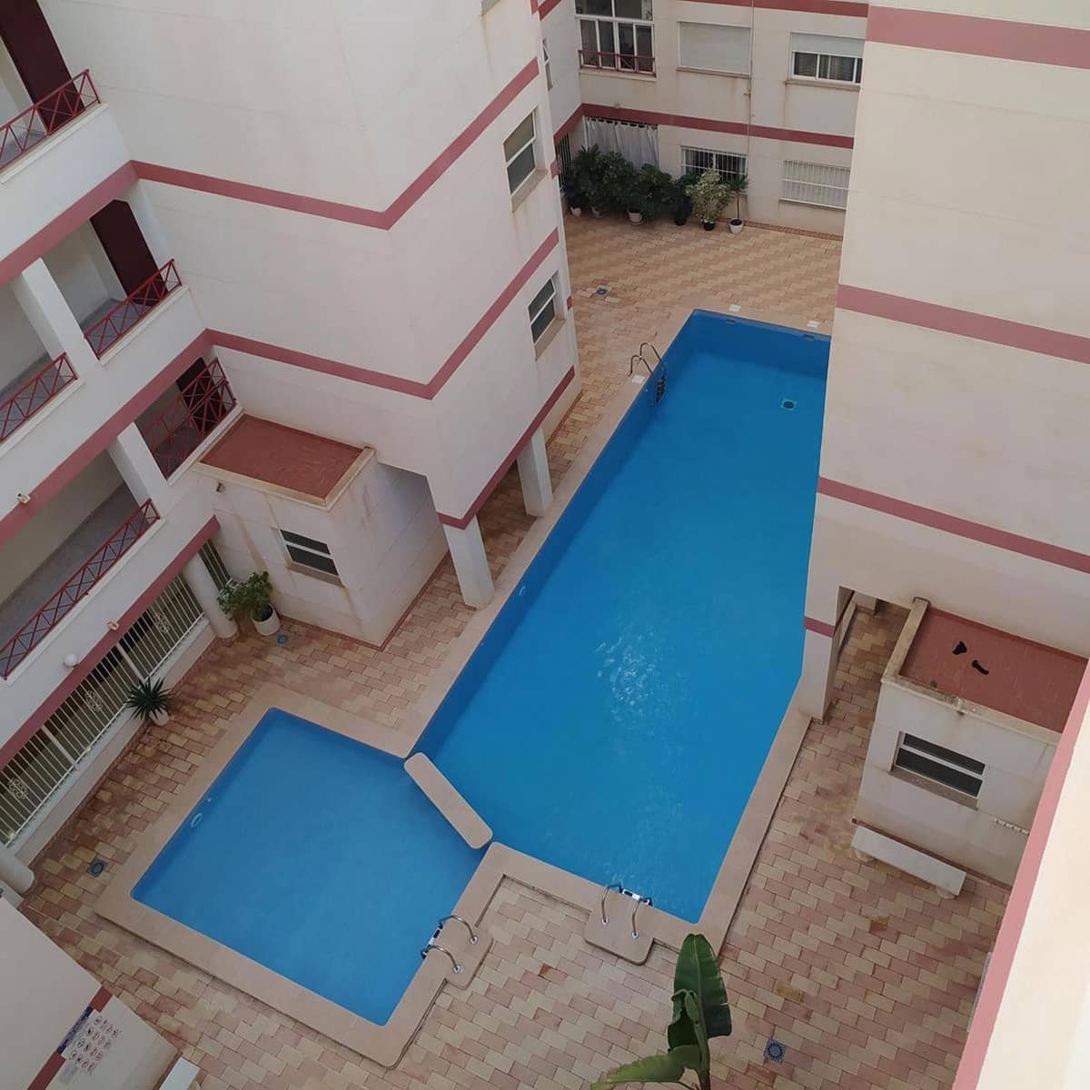 Piso de 2 habitaciones en Torrevieja en venta - 187.000 € (Ref: 9237535)