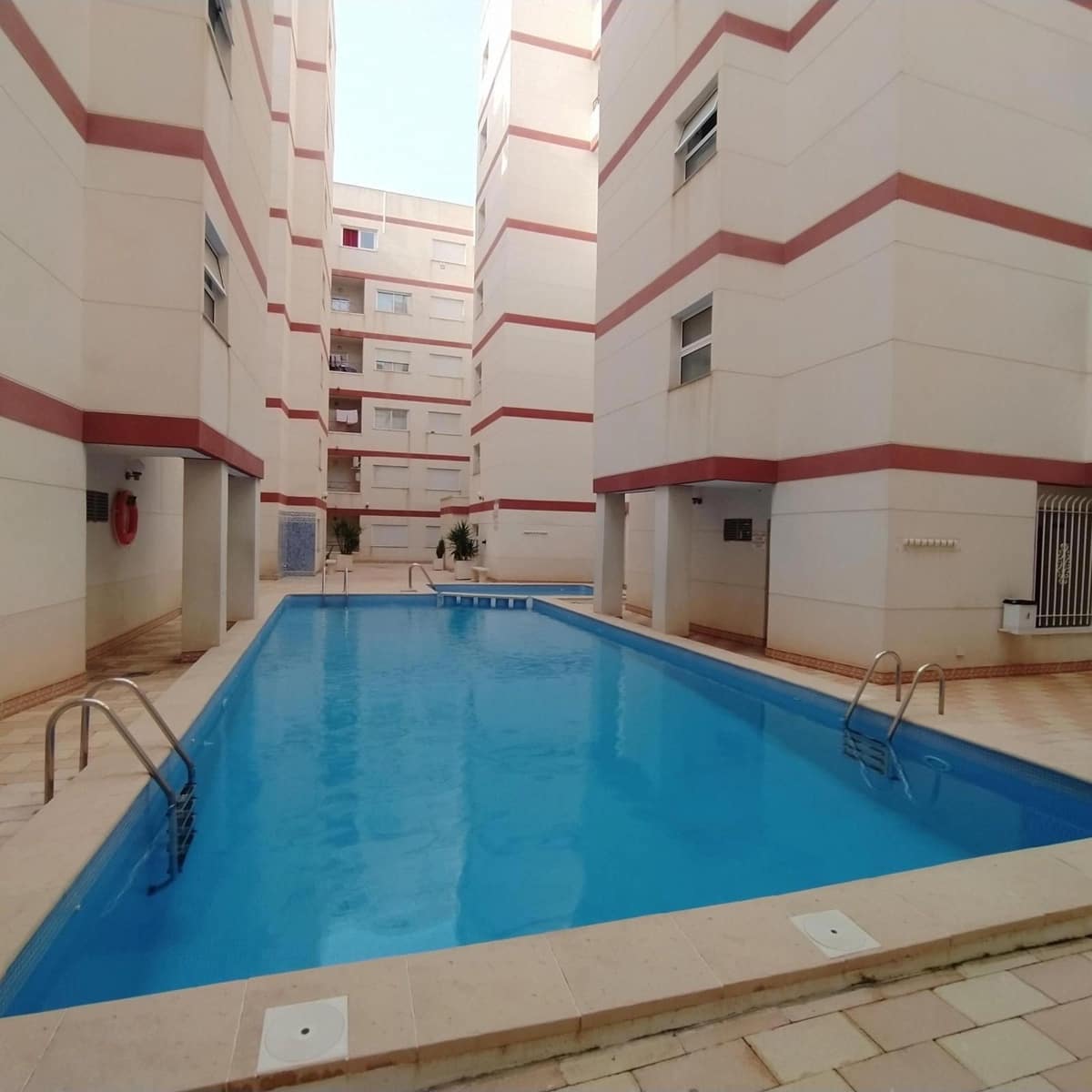 Piso de 2 habitaciones en Torrevieja en venta - 187.000 € (Ref: 9237535)