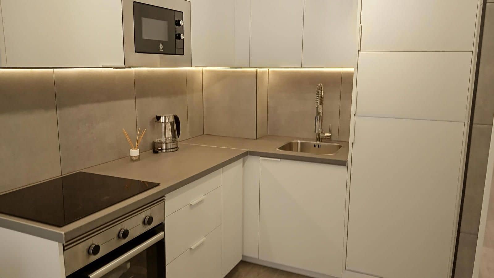 Piso de 2 habitaciones en Torrevieja en venta - 165.000 € (Ref: 9237536)