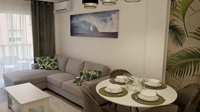 Piso de 2 habitaciones en Centro, Torrevieja en venta - 165.000 € (Ref: 9237536)