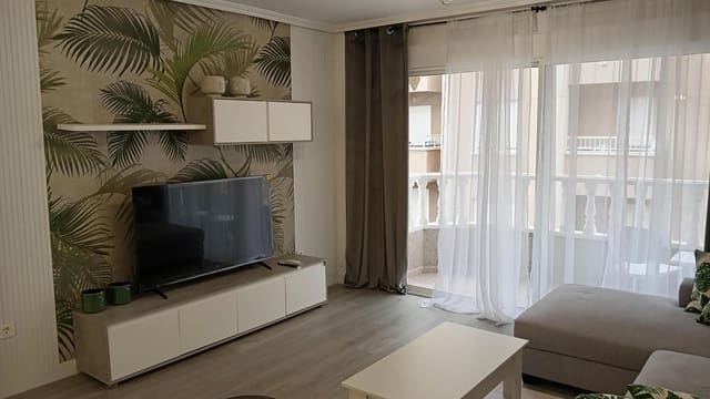 Piso de 2 habitaciones en Centro, Torrevieja en venta - 165.000 € (Ref: 9237536)