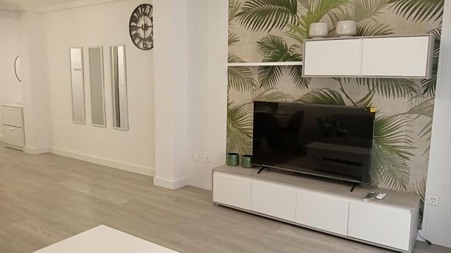 Piso de 2 habitaciones en Centro, Torrevieja en venta - 165.000 € (Ref: 9237536)