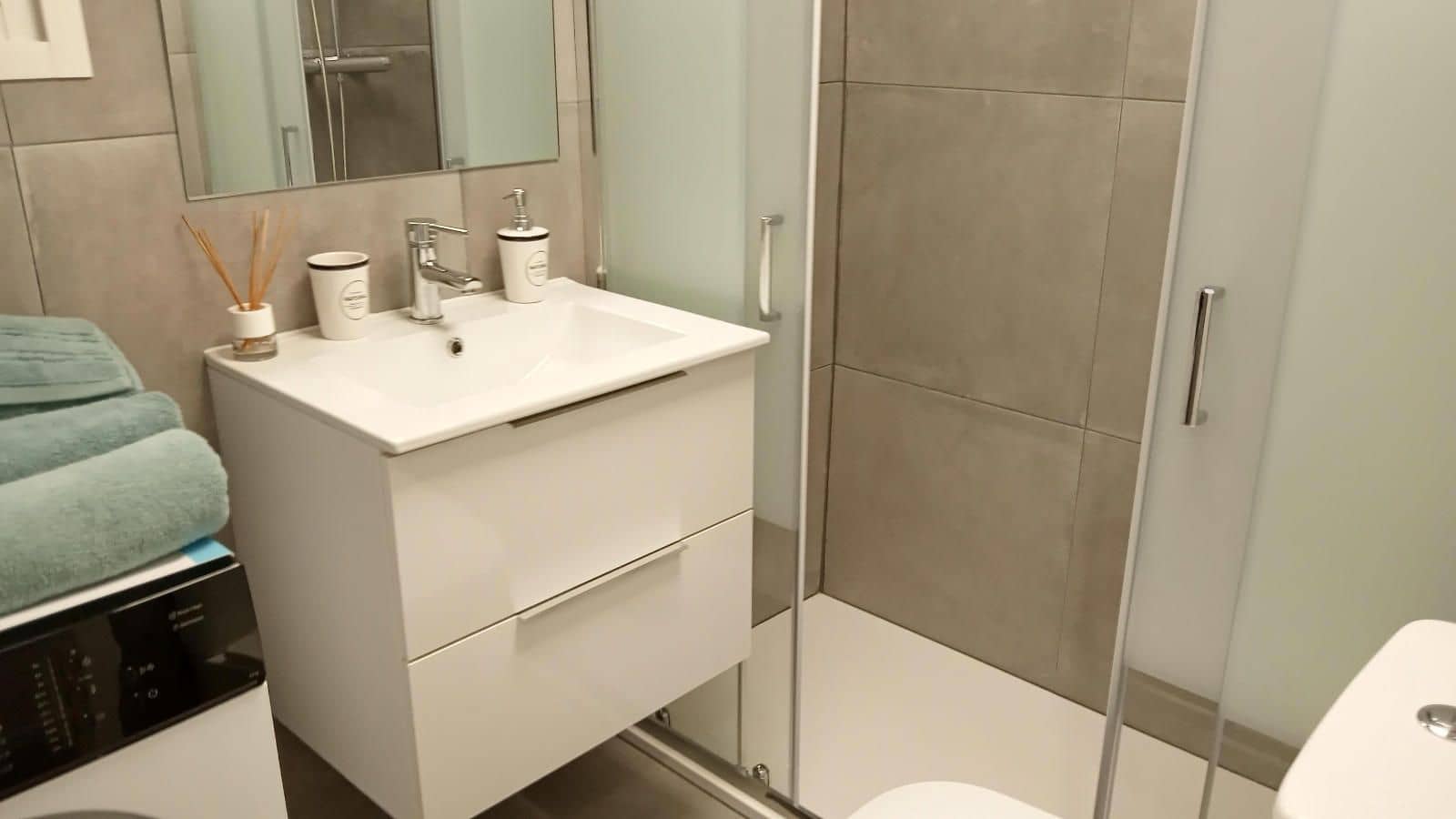 Piso de 2 habitaciones en Torrevieja en venta - 165.000 € (Ref: 9237536)