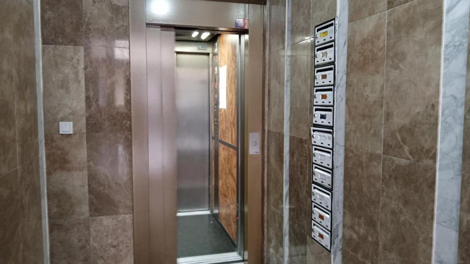 Piso de 2 habitaciones en Torrevieja en venta - 165.000 € (Ref: 9237536)