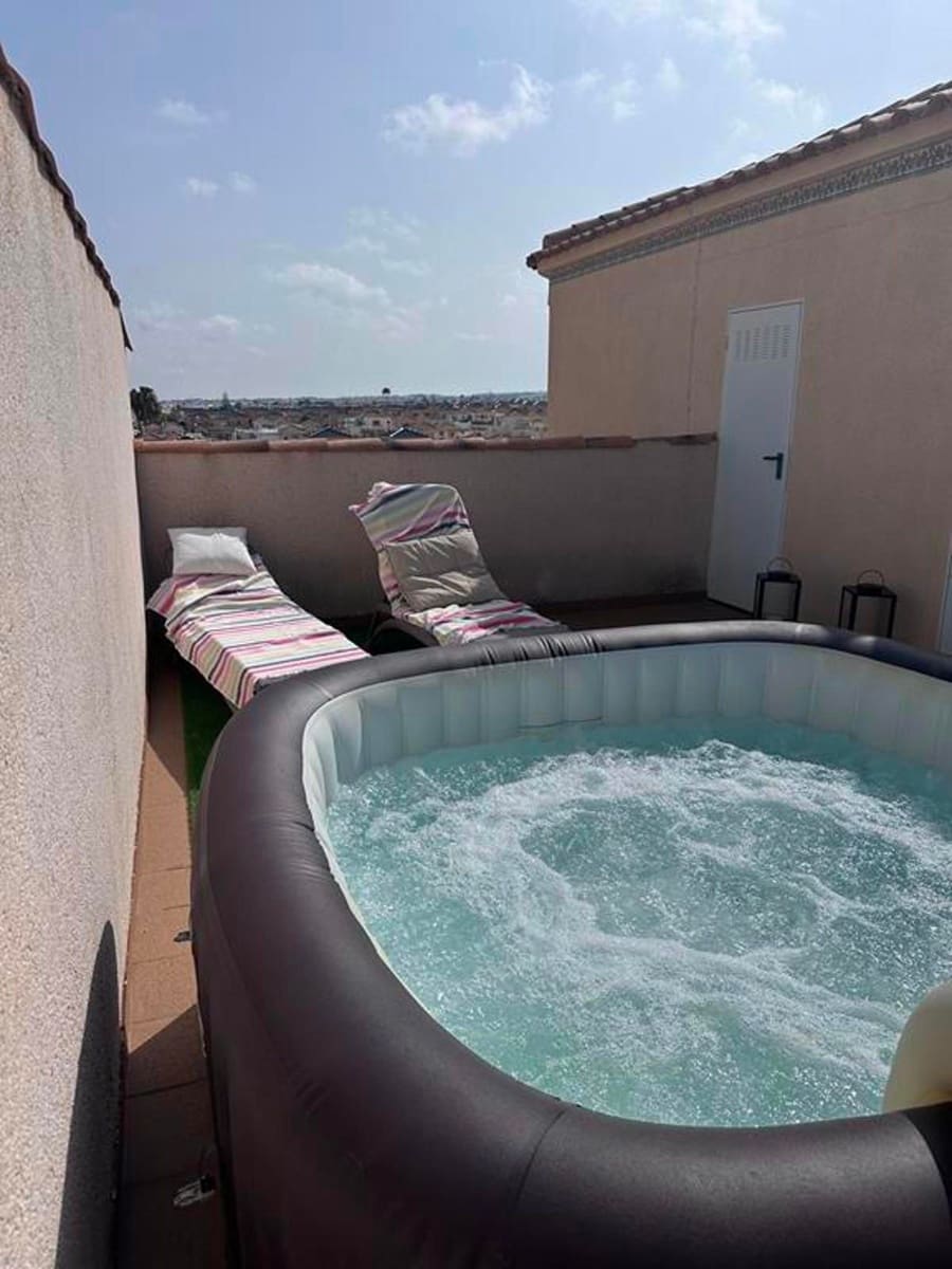 2 makuuhuone Asunto myytävänä paikassa Orihuela Costa mukana uima-altaan - 158 000 € (Ref: 9237538)