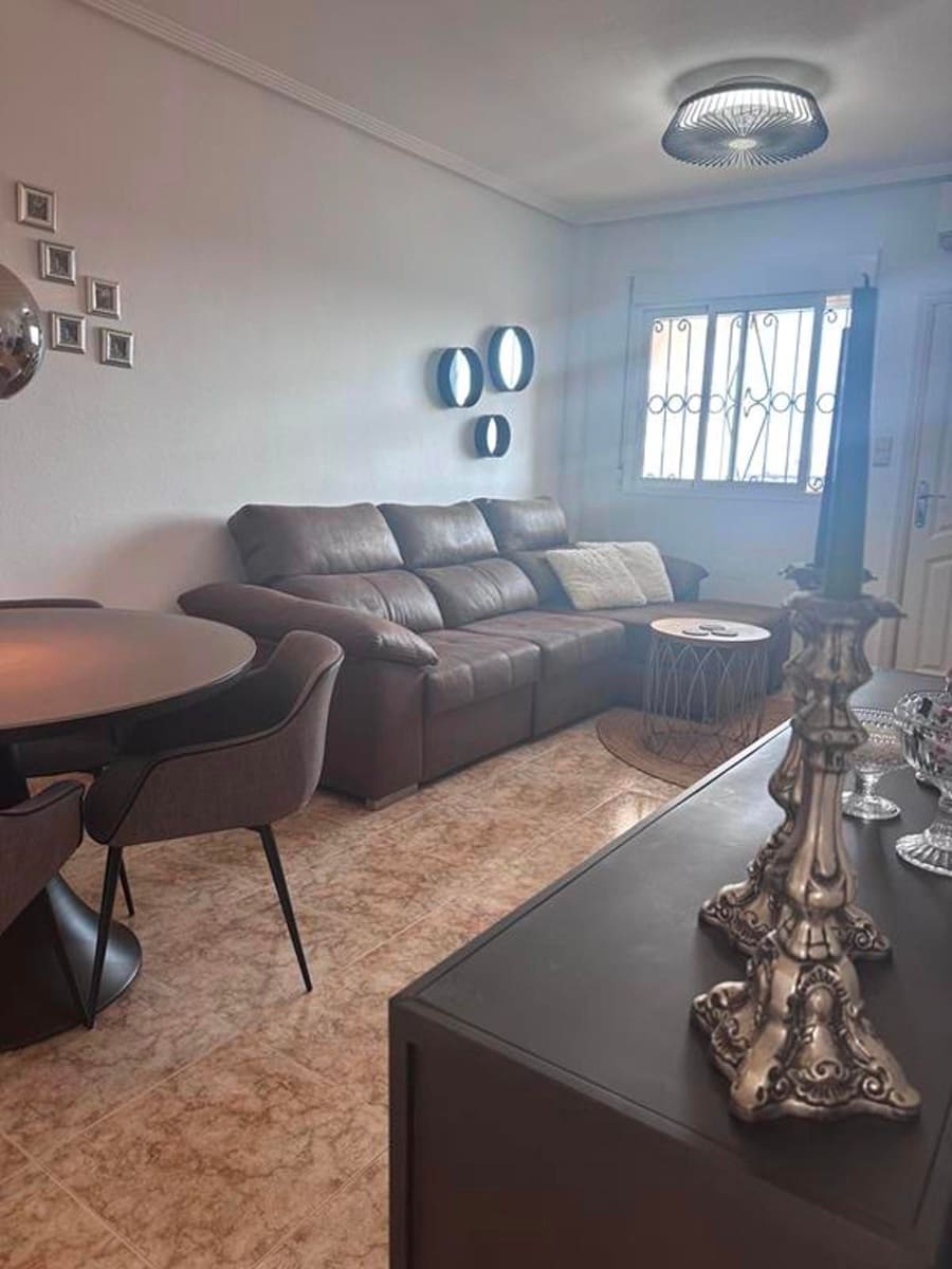 2 makuuhuone Asunto myytävänä paikassa Orihuela Costa mukana uima-altaan - 158 000 € (Ref: 9237538)