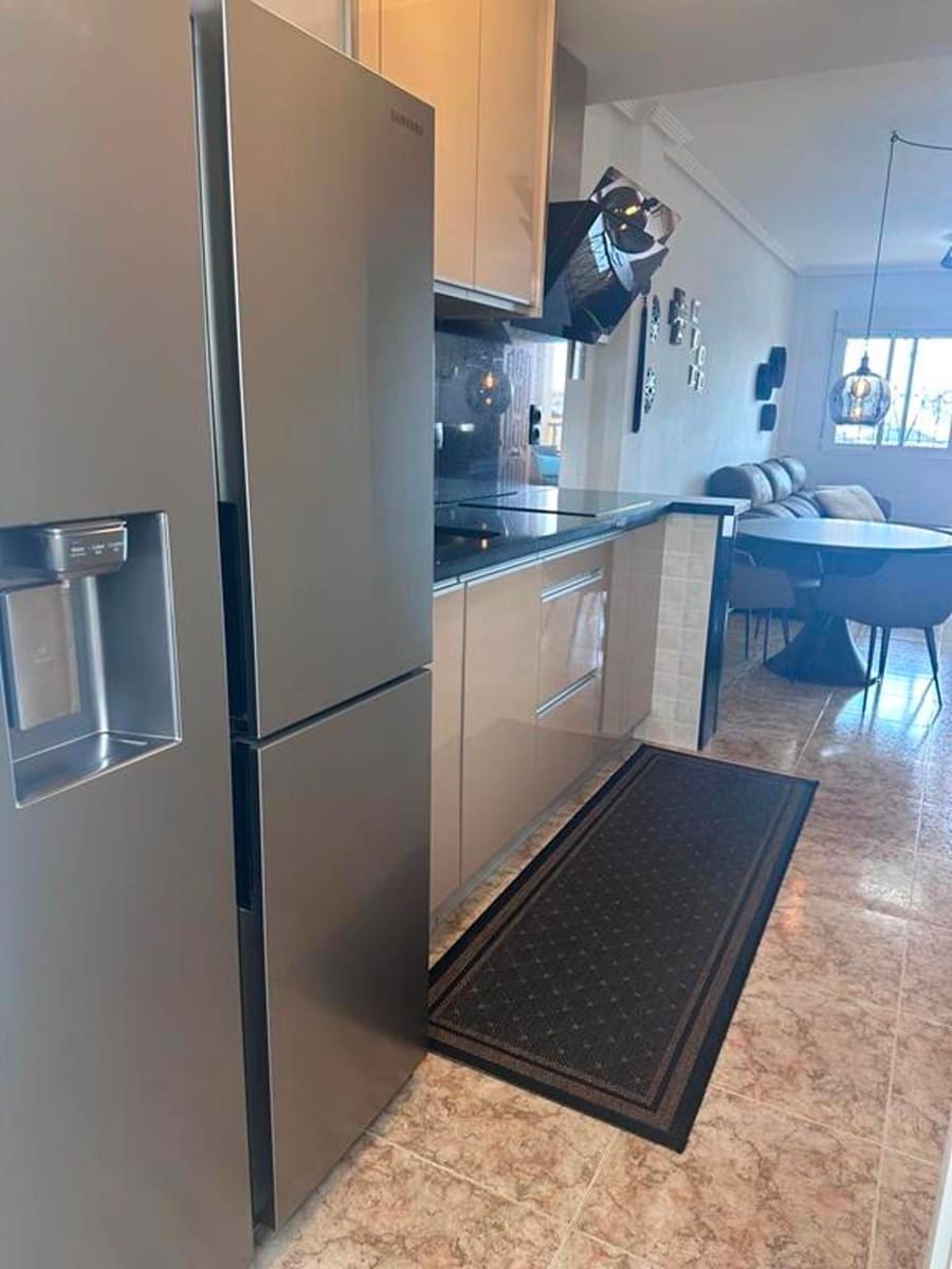 2 makuuhuone Asunto myytävänä paikassa Orihuela Costa mukana uima-altaan - 158 000 € (Ref: 9237538)