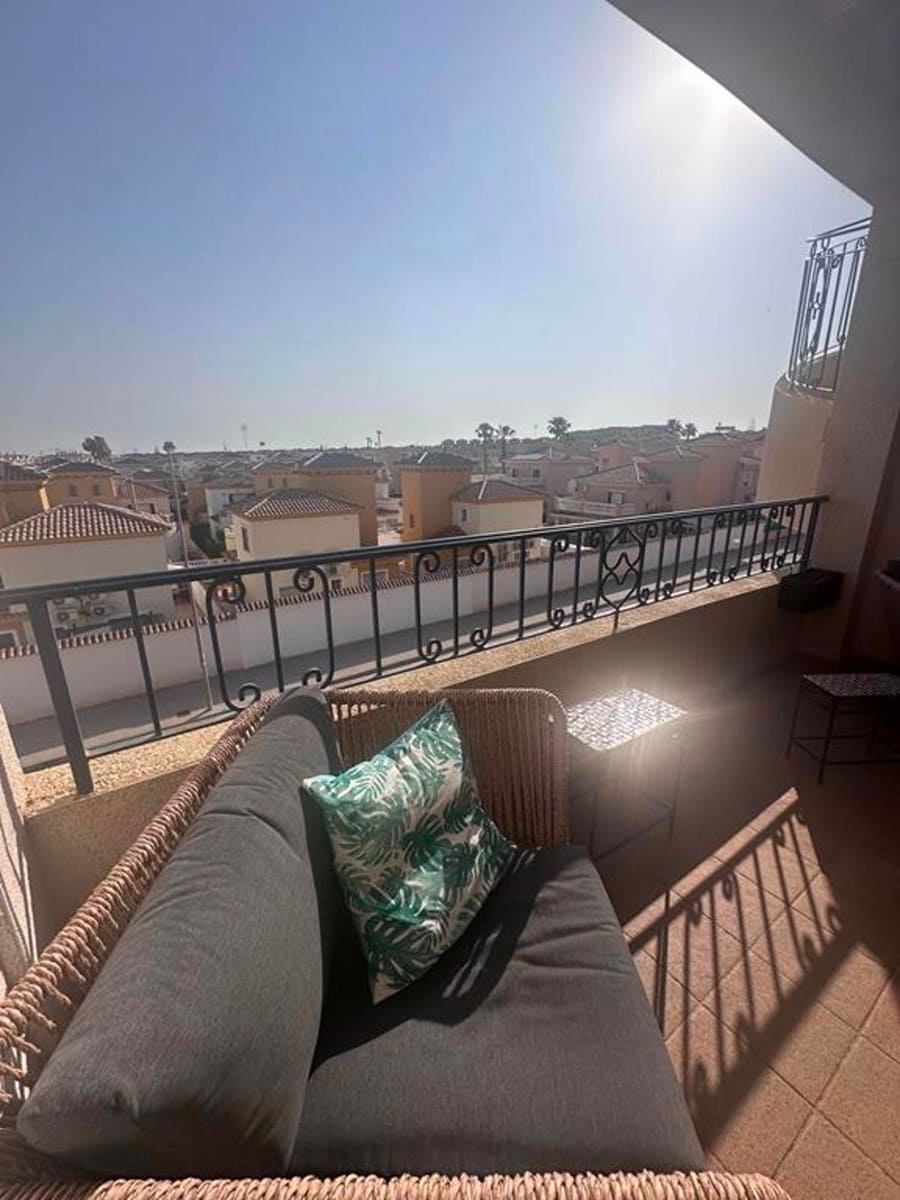 2 makuuhuone Asunto myytävänä paikassa Orihuela Costa mukana uima-altaan - 158 000 € (Ref: 9237538)