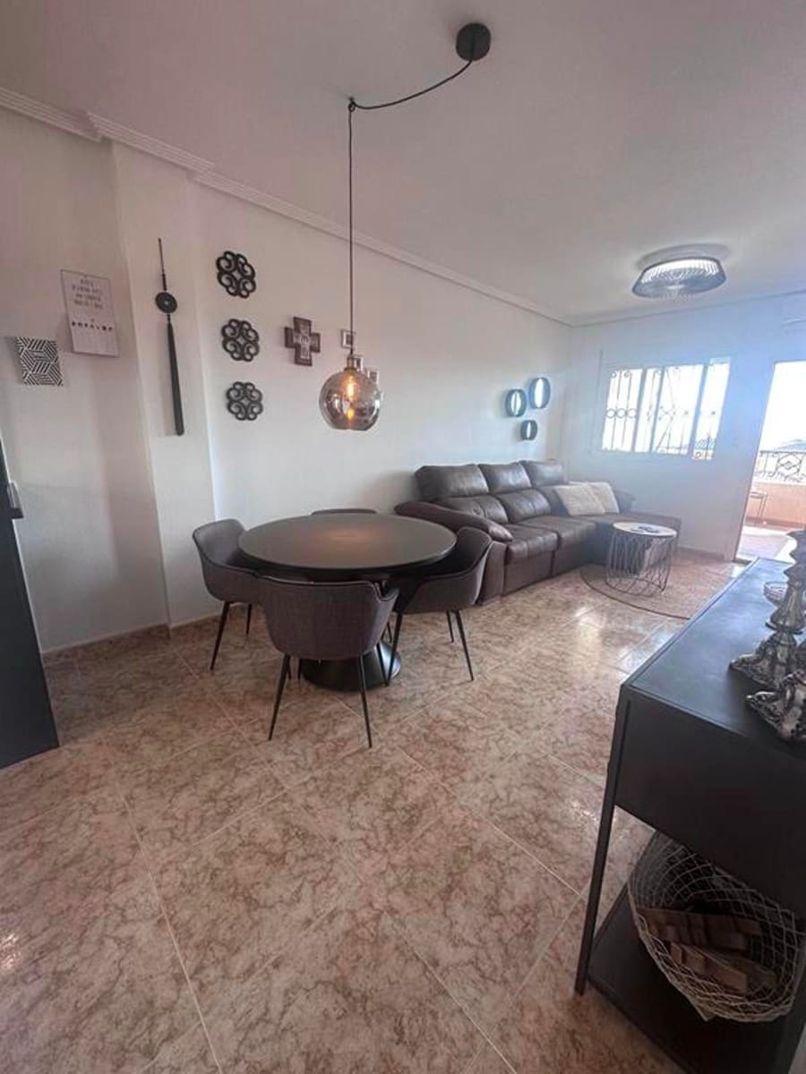 2 makuuhuone Asunto myytävänä paikassa Orihuela Costa mukana uima-altaan - 158 000 € (Ref: 9237538)