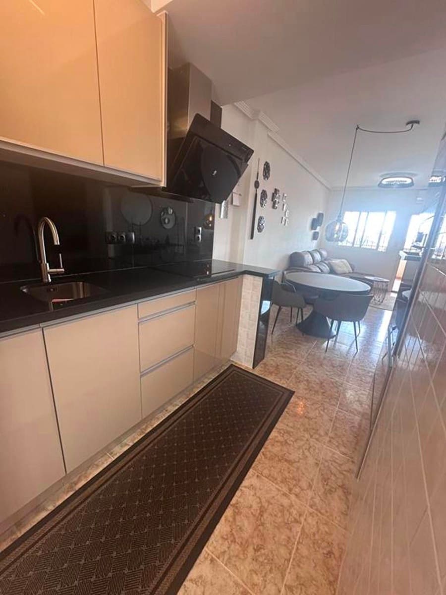 2 makuuhuone Asunto myytävänä paikassa Orihuela Costa mukana uima-altaan - 158 000 € (Ref: 9237538)