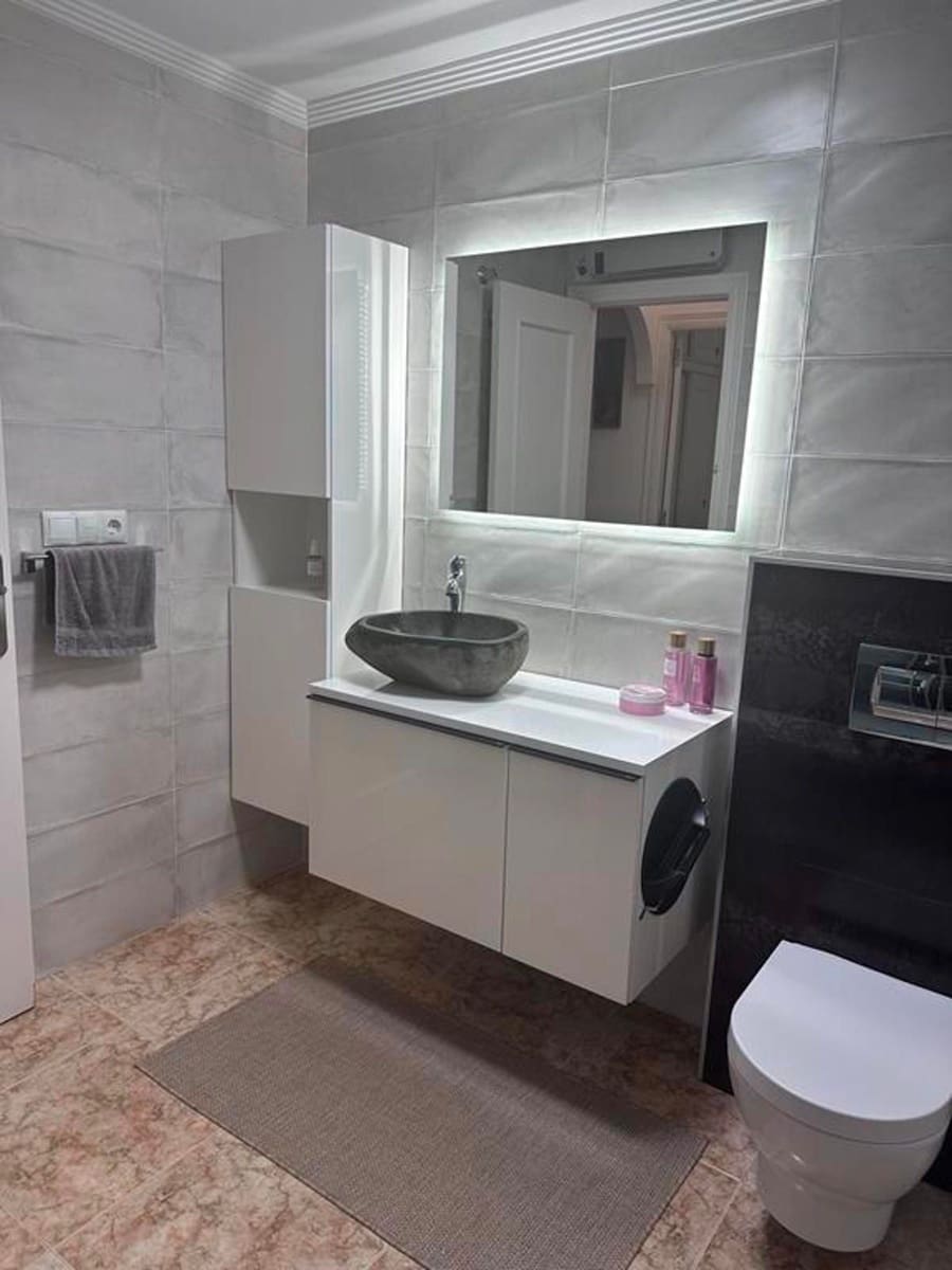 2 makuuhuone Asunto myytävänä paikassa Orihuela Costa mukana uima-altaan - 158 000 € (Ref: 9237538)