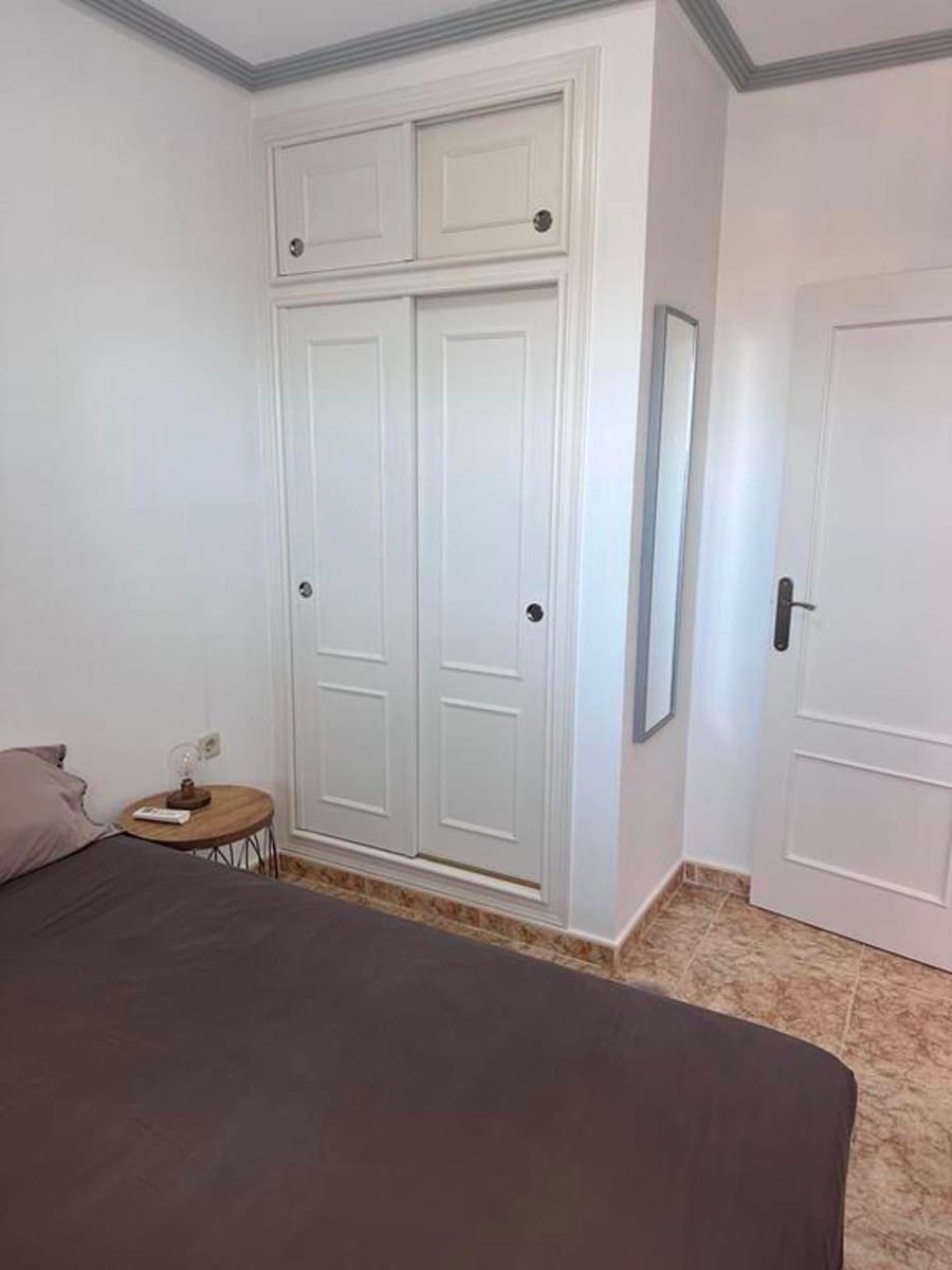 2 makuuhuone Asunto myytävänä paikassa Orihuela Costa mukana uima-altaan - 158 000 € (Ref: 9237538)