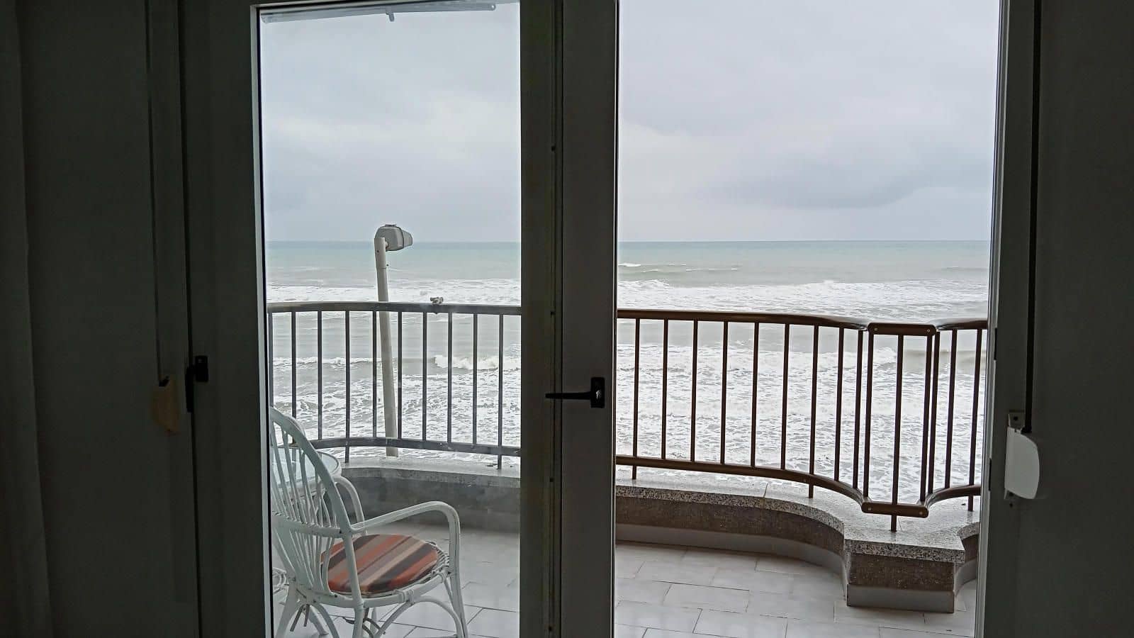 3 makuuhuone Asunto myytävänä paikassa Torrevieja mukana 
autotalli - 375 000 € (Ref: 9237540)