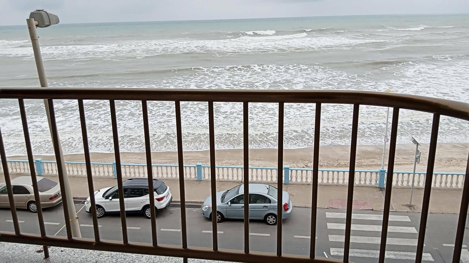 3 makuuhuone Asunto myytävänä paikassa Torrevieja mukana 
autotalli - 375 000 € (Ref: 9237540)