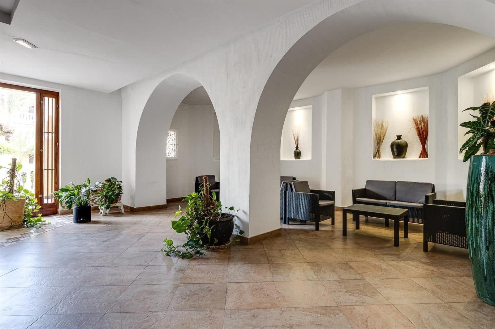 2 slaapkamer Flat te koop in Torrevieja met zwembad - € 209.000 (Ref: 9237543)