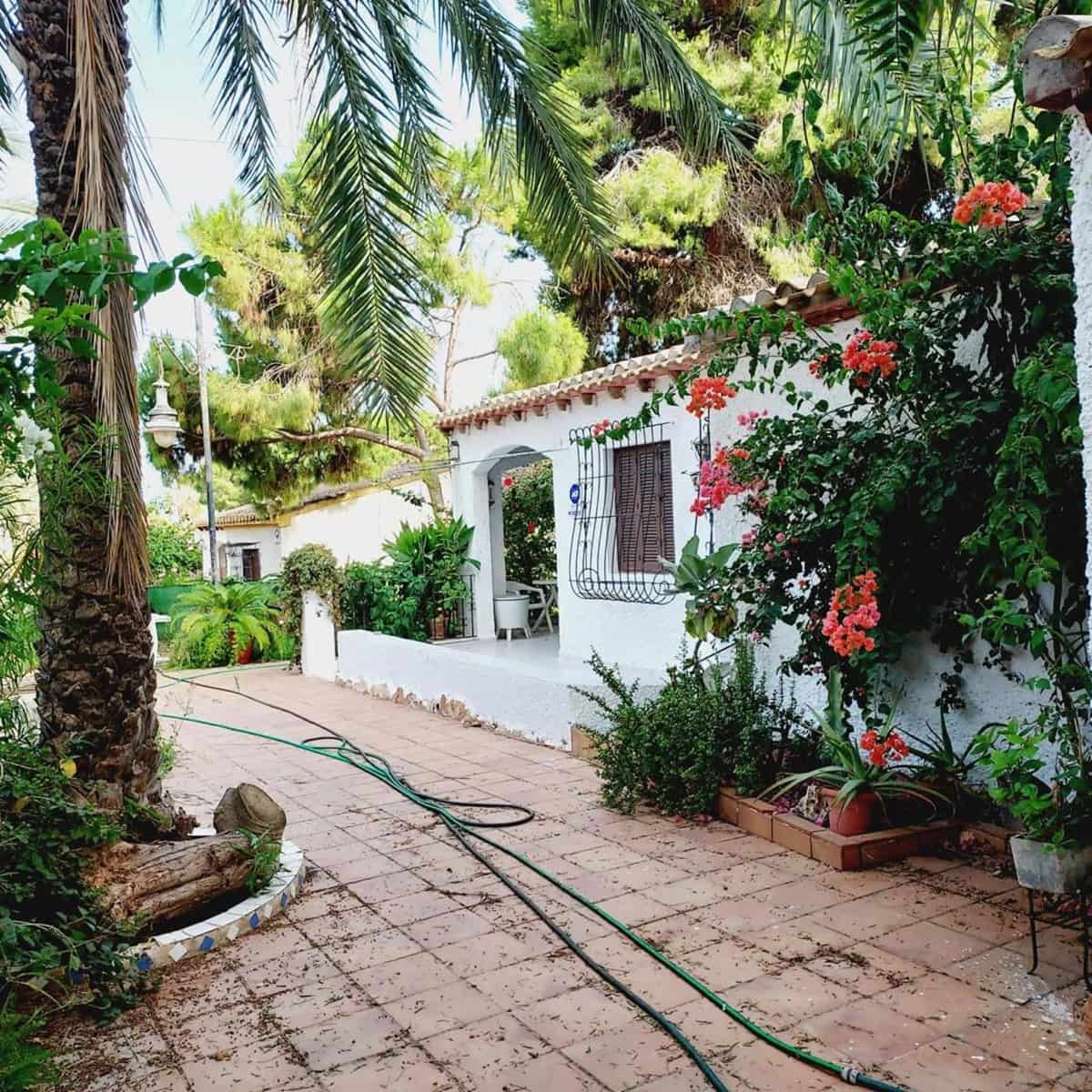 4 slaapkamer Villa te koop in Punta Prima met garage - € 560.000 (Ref: 9237551)