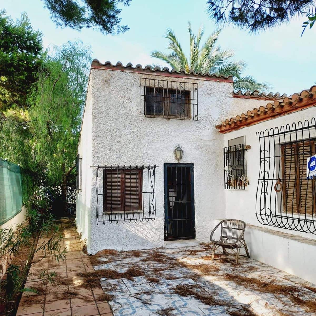 4 slaapkamer Villa te koop in Punta Prima met garage - € 560.000 (Ref: 9237551)