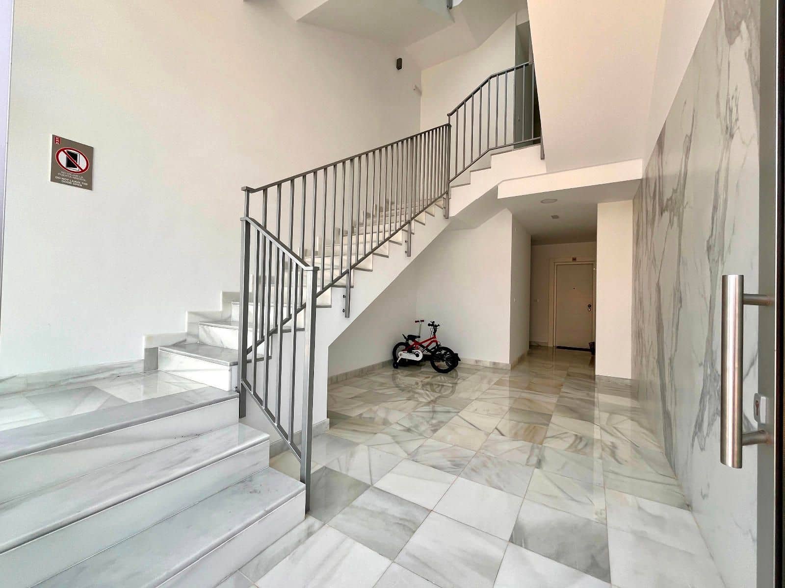 Ático de 2 habitaciones en Villamartin en venta con piscina - 314.900 € (Ref: 9237552)