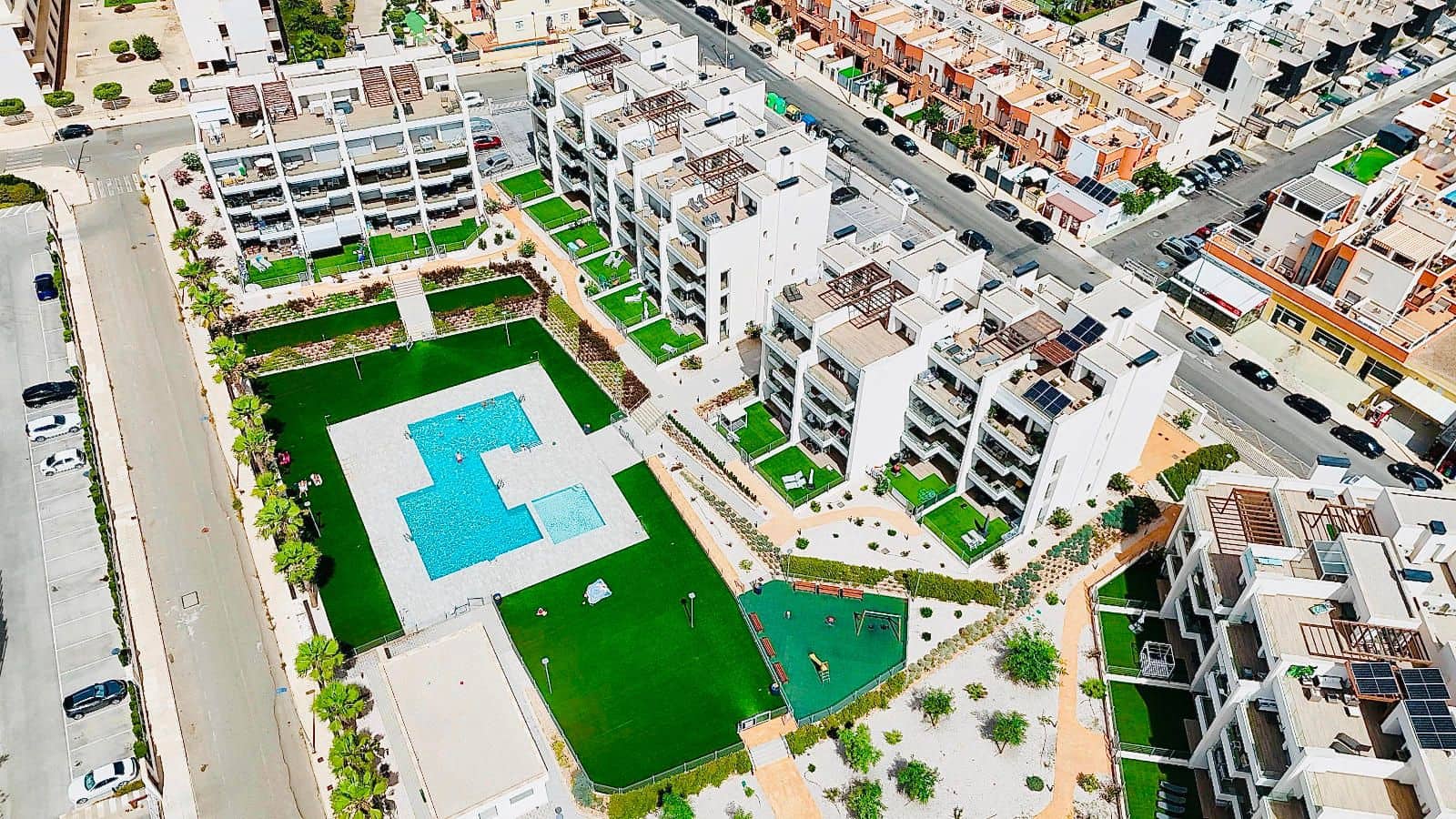 Ático de 2 habitaciones en Villamartin en venta con piscina - 314.900 € (Ref: 9237552)