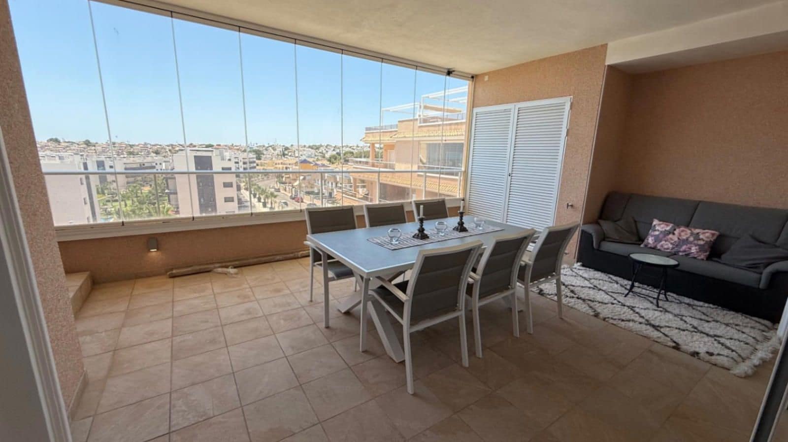 3 sypialnia Penthouse na sprzedaż w Villamartin z basenem garażem - 375 000 € (Ref: 9237556)