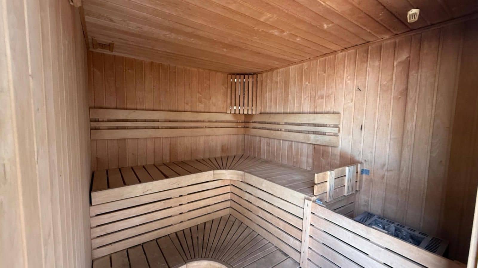 3 sypialnia Penthouse na sprzedaż w Villamartin z basenem garażem - 375 000 € (Ref: 9237556)