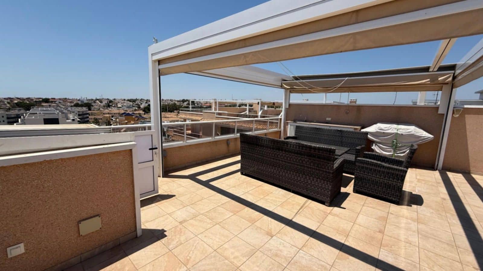 3 sypialnia Penthouse na sprzedaż w Villamartin z basenem garażem - 375 000 € (Ref: 9237556)