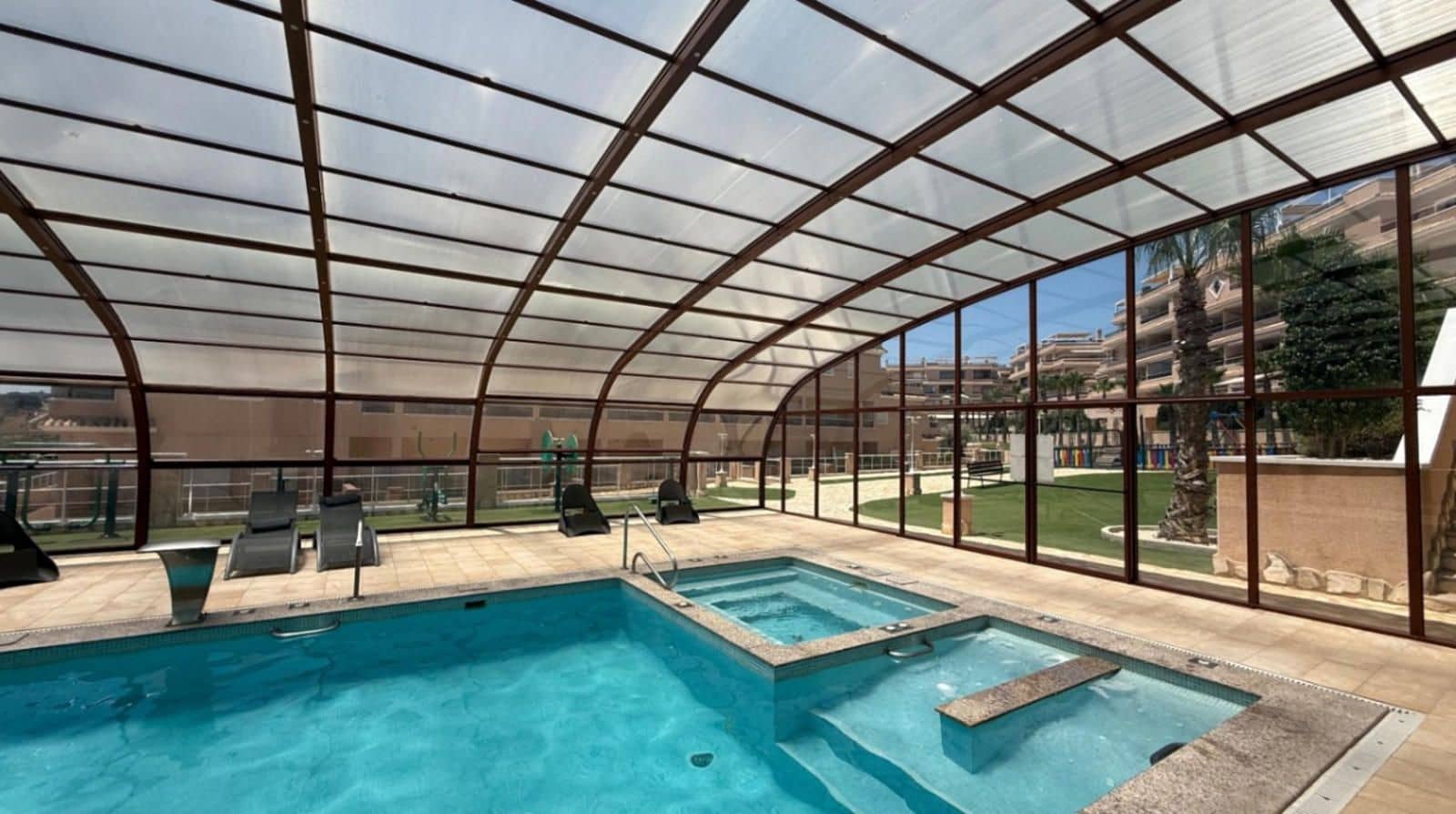 3 sypialnia Penthouse na sprzedaż w Villamartin z basenem garażem - 375 000 € (Ref: 9237556)