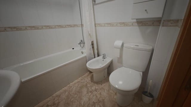 3 chambre Appartement à vendre à Playa de los Locos, Torrevieja avec garage - 286 000 € (Ref: 9237566)