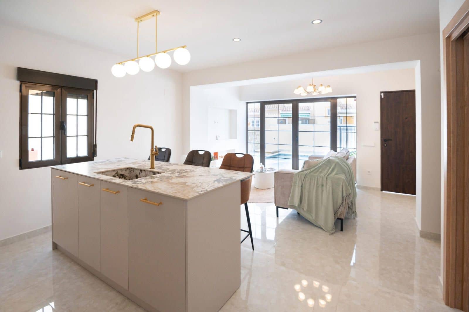 3 sovrum Villa till salu i Orihuela Costa med pool garage - 384 999 € (Ref: 9237571)