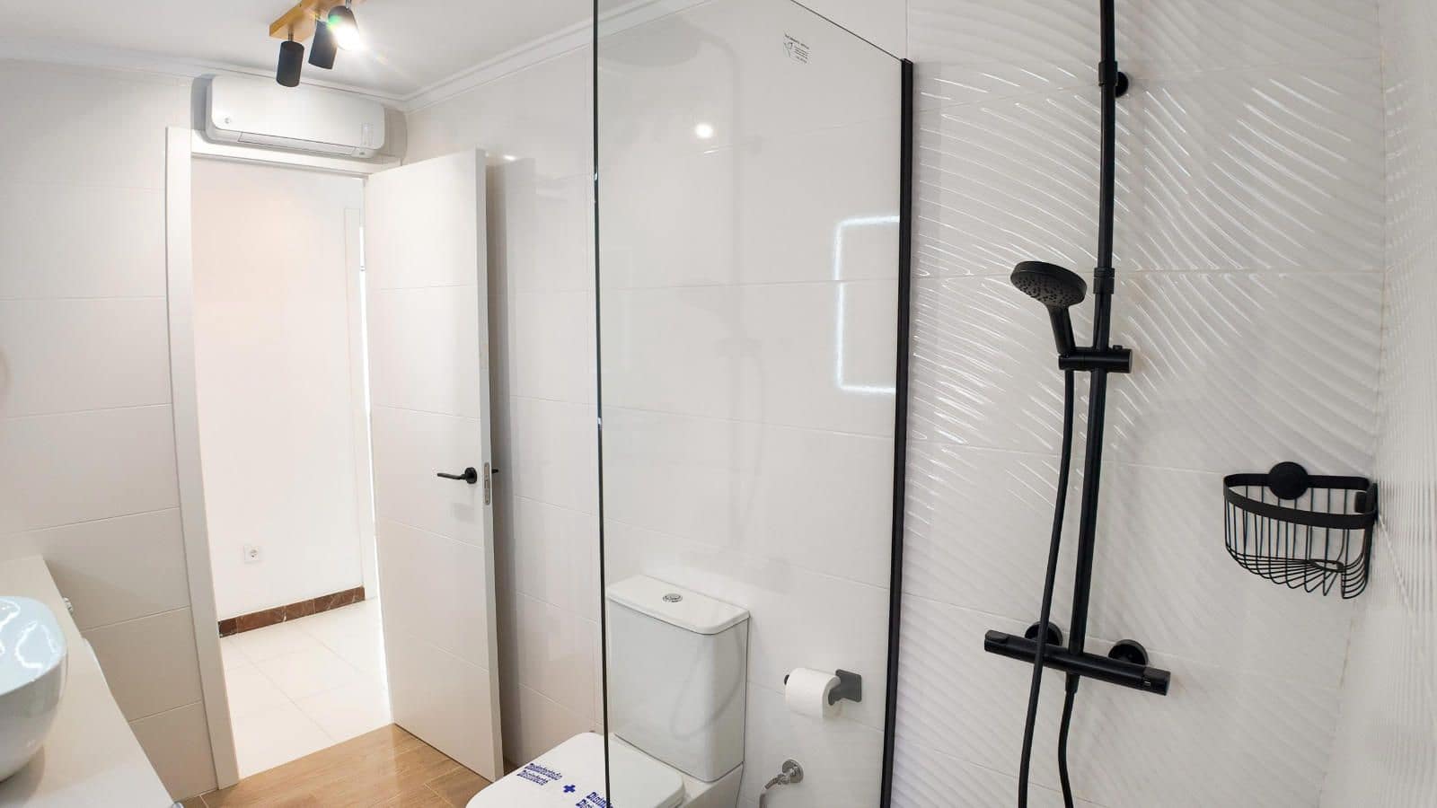 2 Zimmer Villa zu verkaufen in Torrevieja mit Pool - 175.000 € (Ref: 9237573)