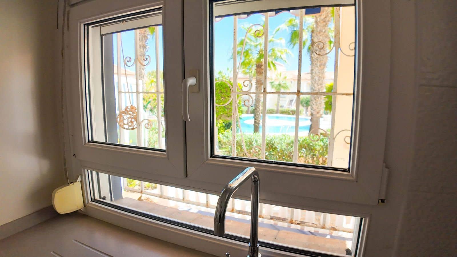 2 Zimmer Villa zu verkaufen in Torrevieja mit Pool - 175.000 € (Ref: 9237573)