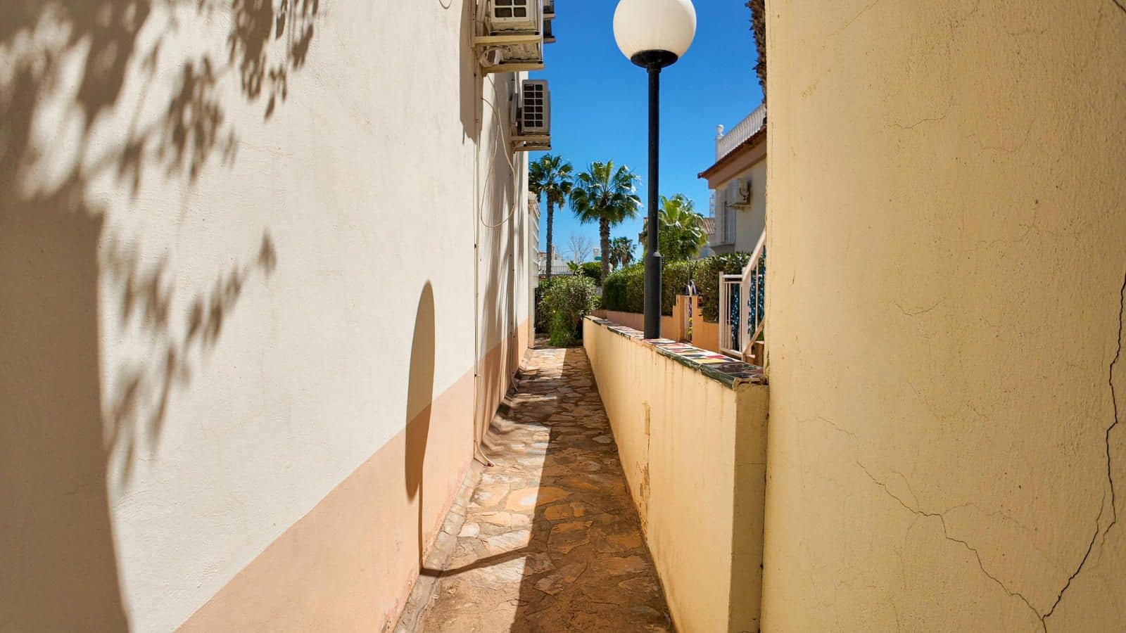 2 Zimmer Villa zu verkaufen in Torrevieja mit Pool - 175.000 € (Ref: 9237573)