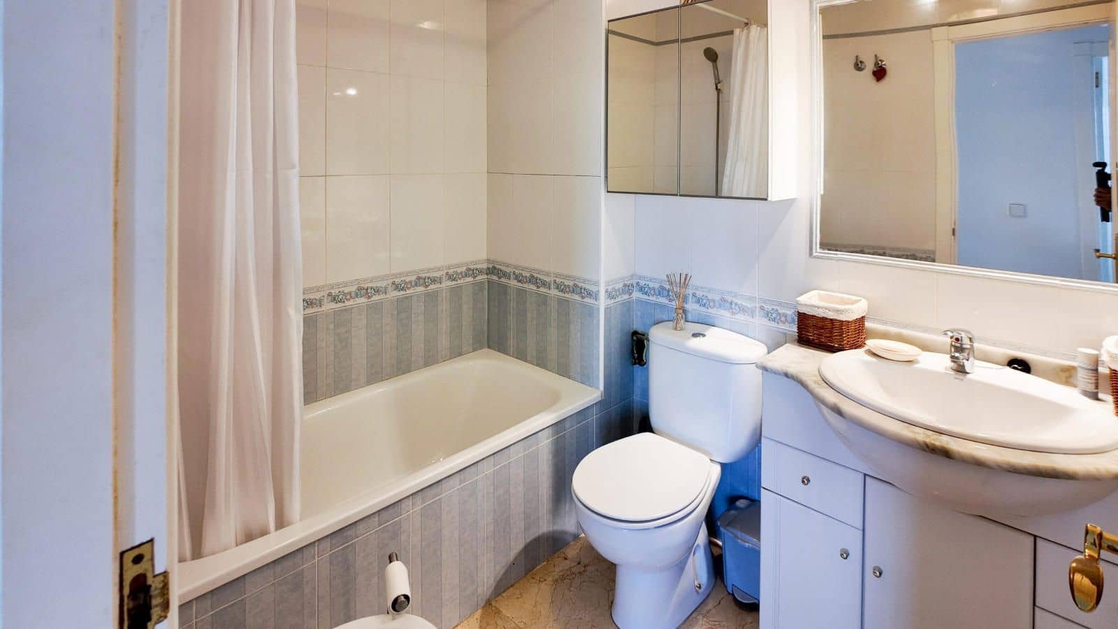 2 bedroom Flat for sale in Playa Flamenca with pool - € 159,000 (Ref: 9237575)