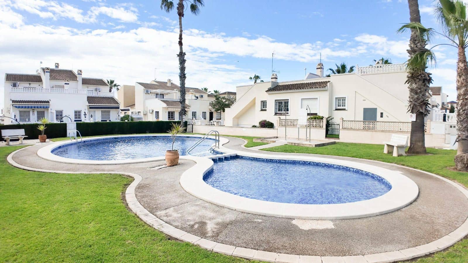 2 bedroom Flat for sale in Playa Flamenca with pool - € 159,000 (Ref: 9237575)