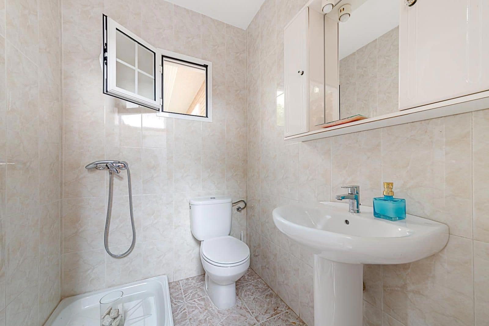 5 sypialnia Willa na sprzedaż w La Veleta z basenem garażem - 1 250 000 € (Ref: 9237580)