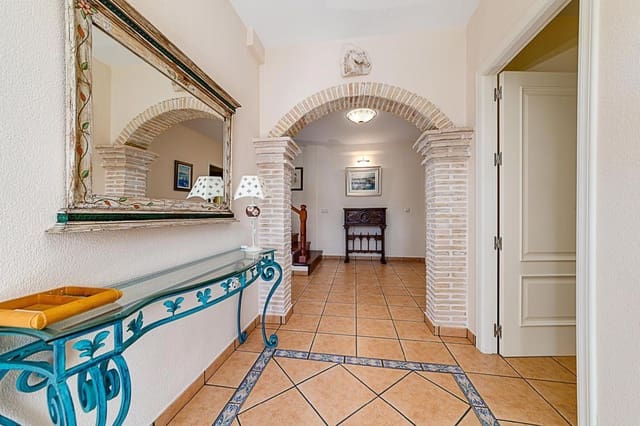 5 sypialnia Willa na sprzedaż w La Veleta, Torrevieja z basenem garażem - 1 250 000 € (Ref: 9237580)