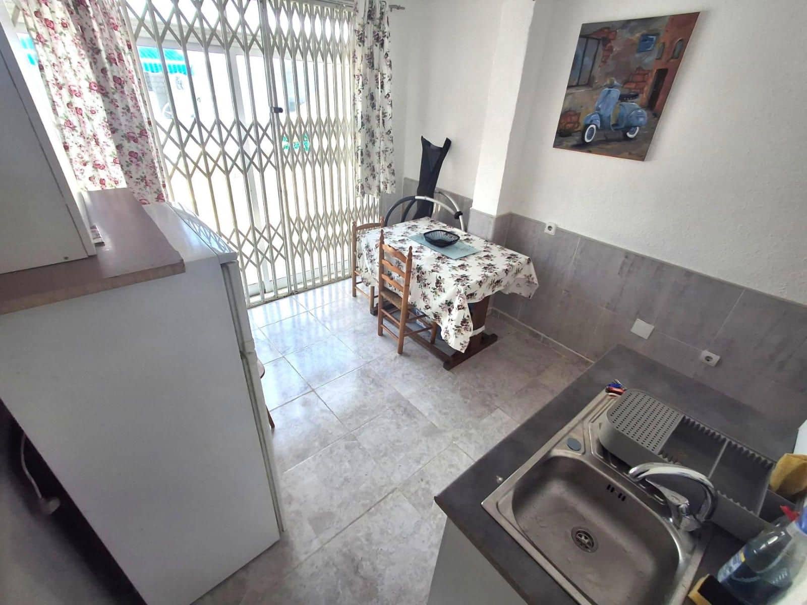 2 soveværelse Lejlighed til salg i El Limonar med swimmingpool - € 129.000 (Ref: 9237584)