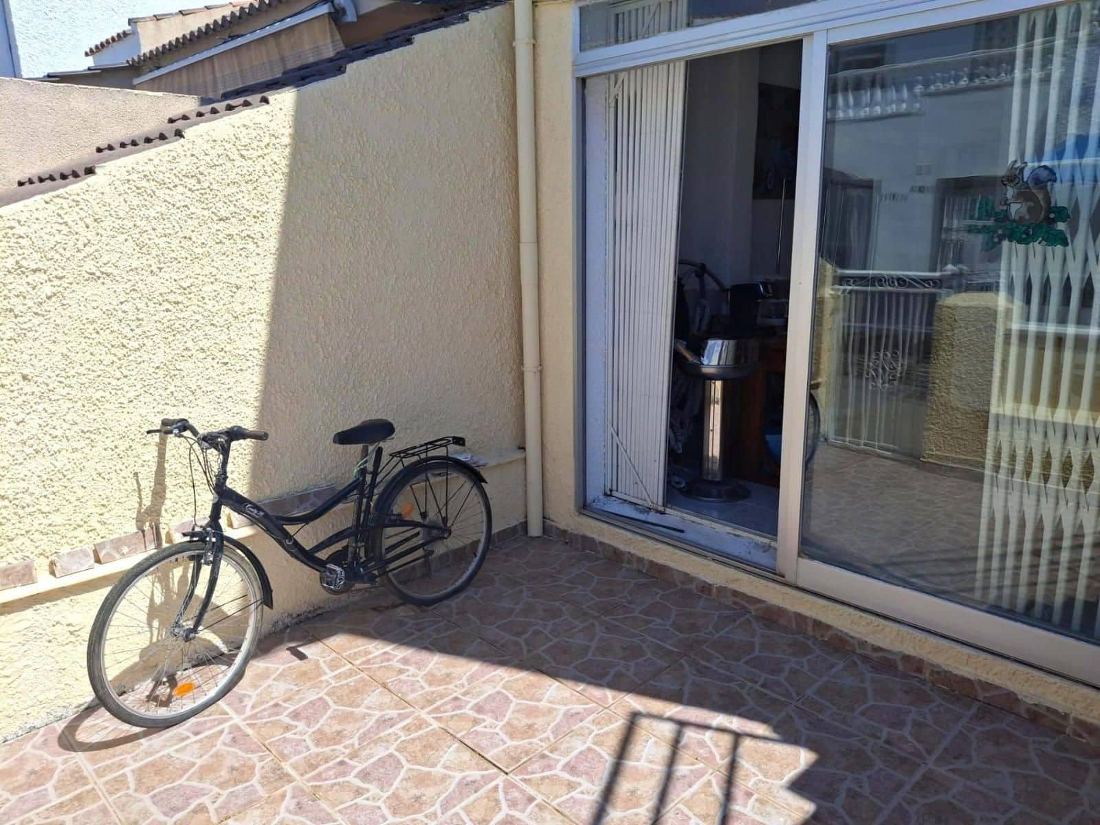 2 soveværelse Lejlighed til salg i El Limonar med swimmingpool - € 129.000 (Ref: 9237584)