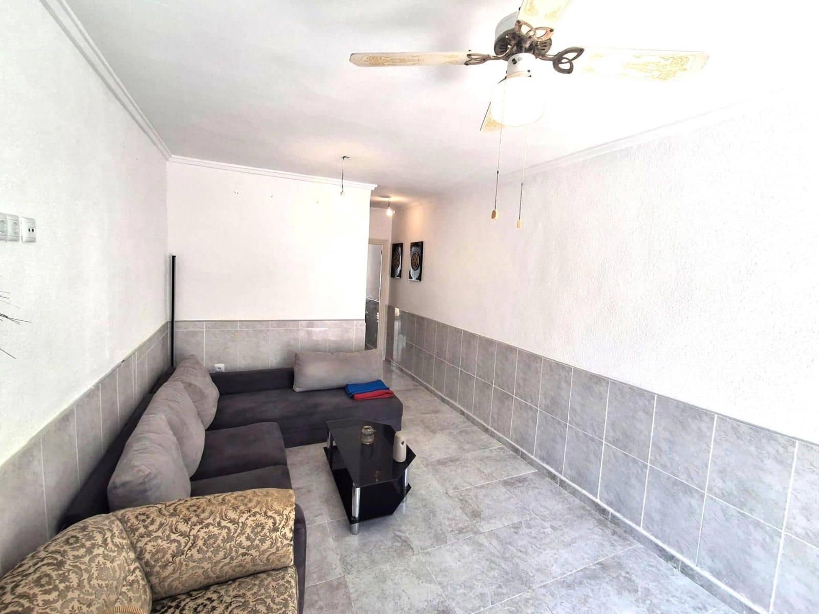 2 soveværelse Lejlighed til salg i El Limonar med swimmingpool - € 129.000 (Ref: 9237584)