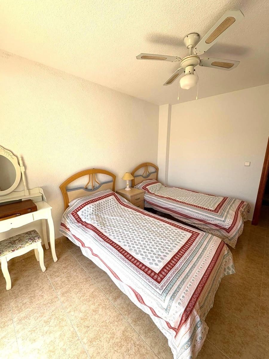 2 soveværelse Lejlighed til salg i El Limonar med swimmingpool - € 129.000 (Ref: 9237584)