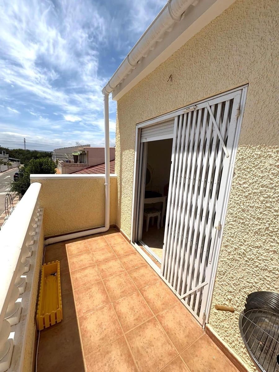 2 soveværelse Lejlighed til salg i El Limonar med swimmingpool - € 129.000 (Ref: 9237584)