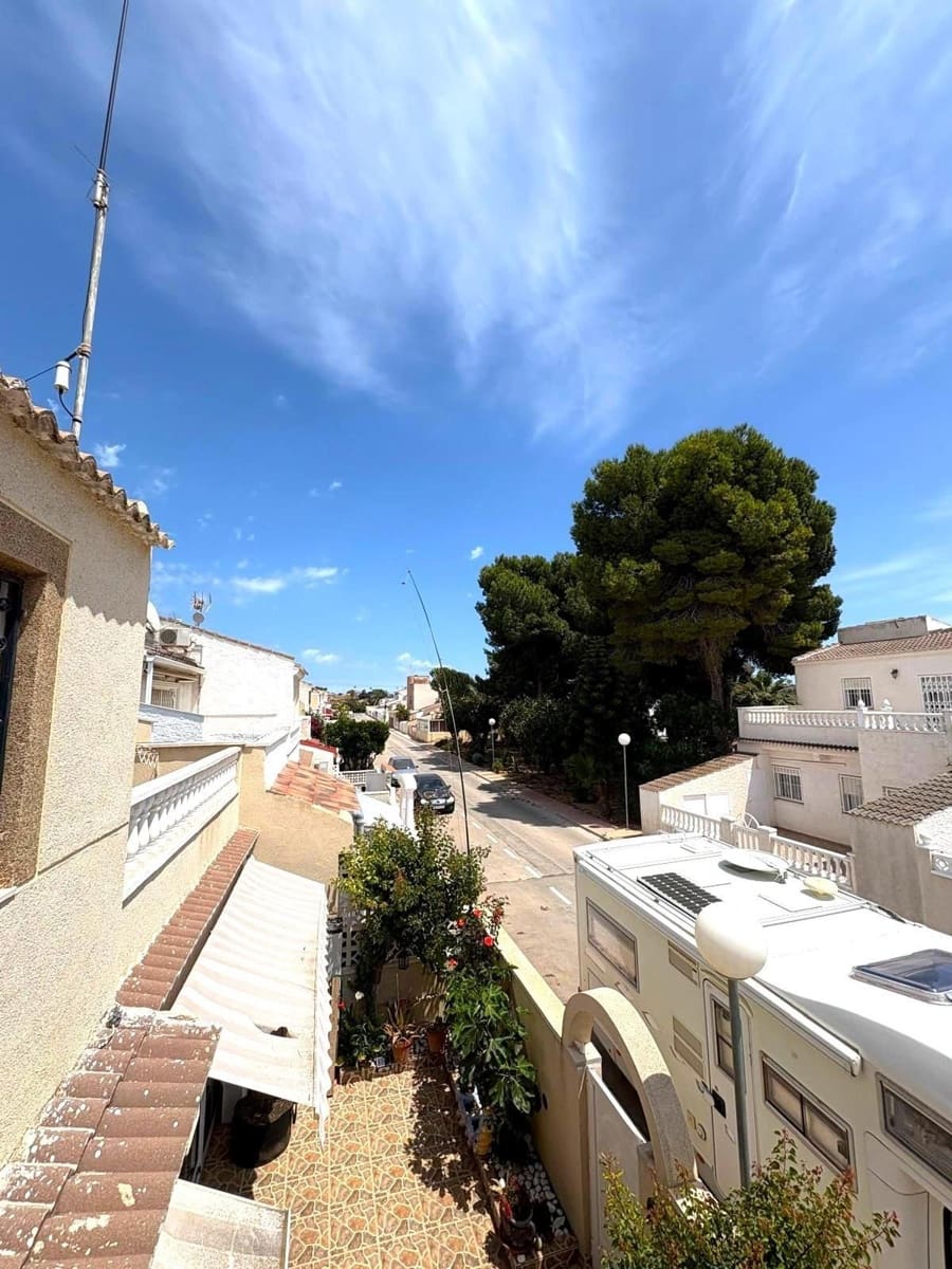 2 soveværelse Lejlighed til salg i El Limonar med swimmingpool - € 129.000 (Ref: 9237584)