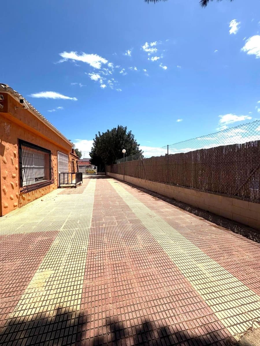 2 soveværelse Lejlighed til salg i El Limonar med swimmingpool - € 129.000 (Ref: 9237584)