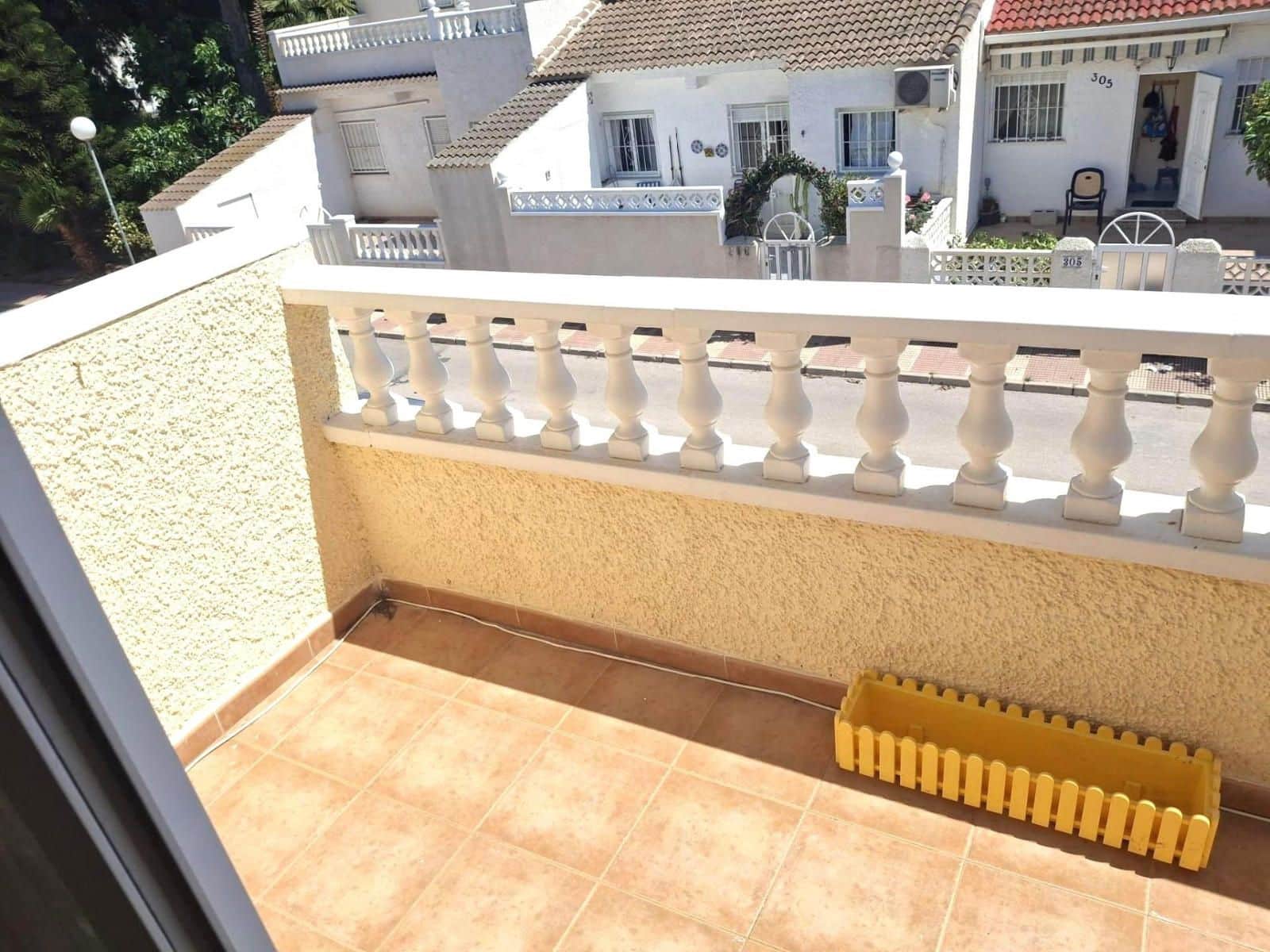 2 soveværelse Lejlighed til salg i El Limonar med swimmingpool - € 129.000 (Ref: 9237584)