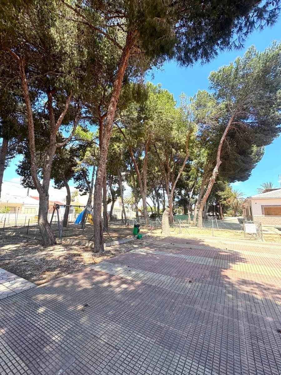 2 soveværelse Lejlighed til salg i El Limonar med swimmingpool - € 129.000 (Ref: 9237584)